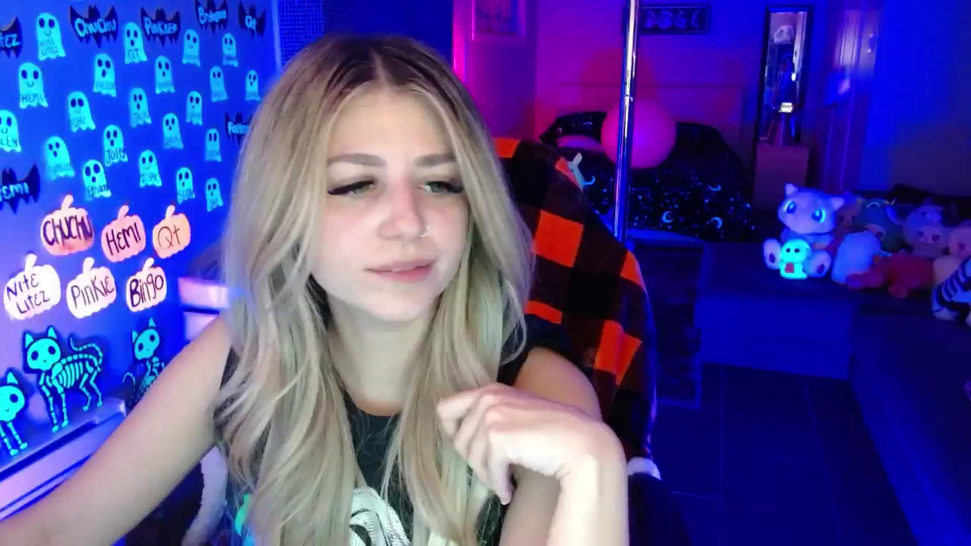 Gallery image thumbnail from Serafina's myfreecams stream on, 11/07/2025, 05:55 image 7 of 20