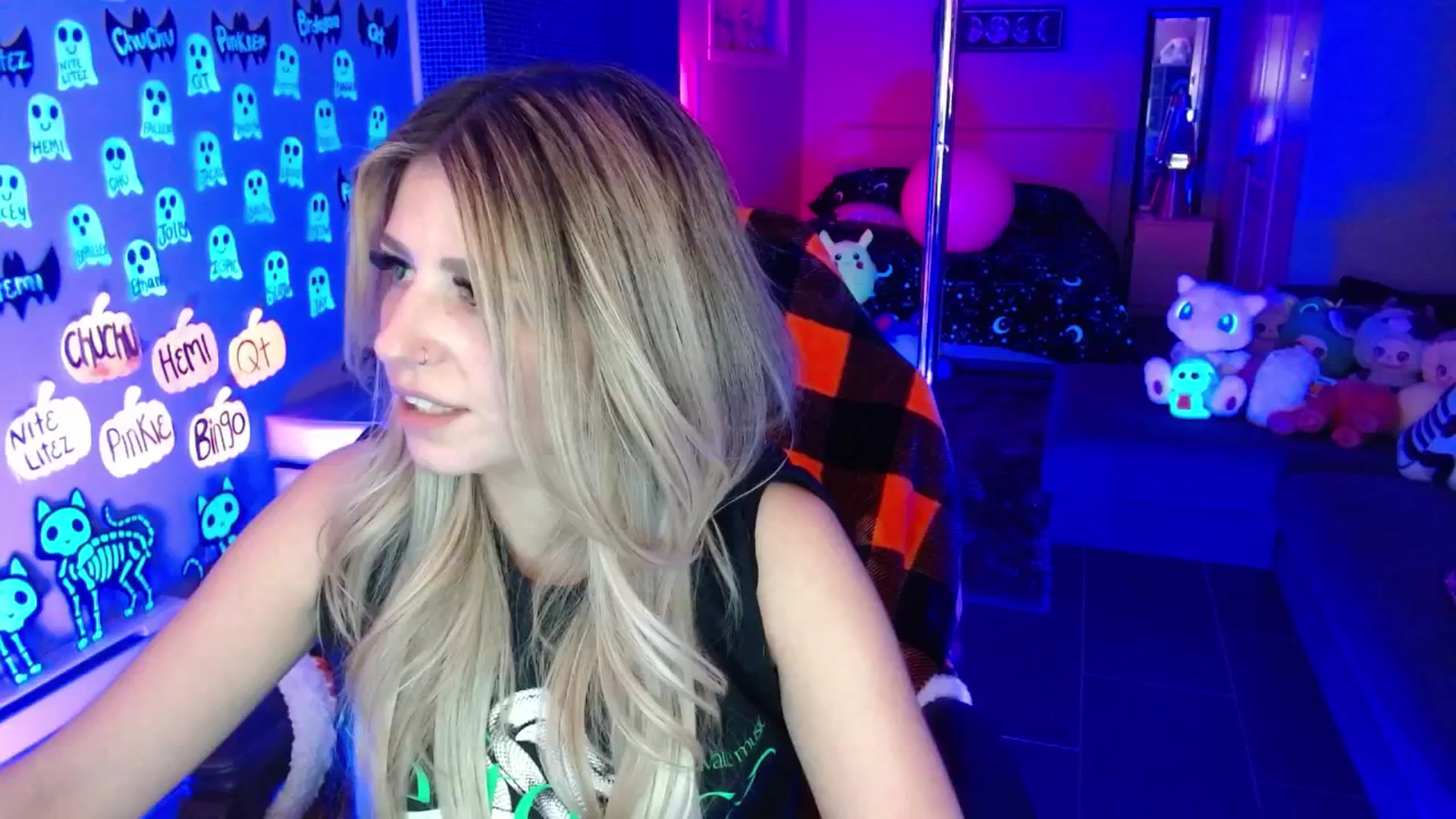 Gallery image thumbnail from Serafina's myfreecams stream on, 11/07/2025, 05:55 image 6 of 20