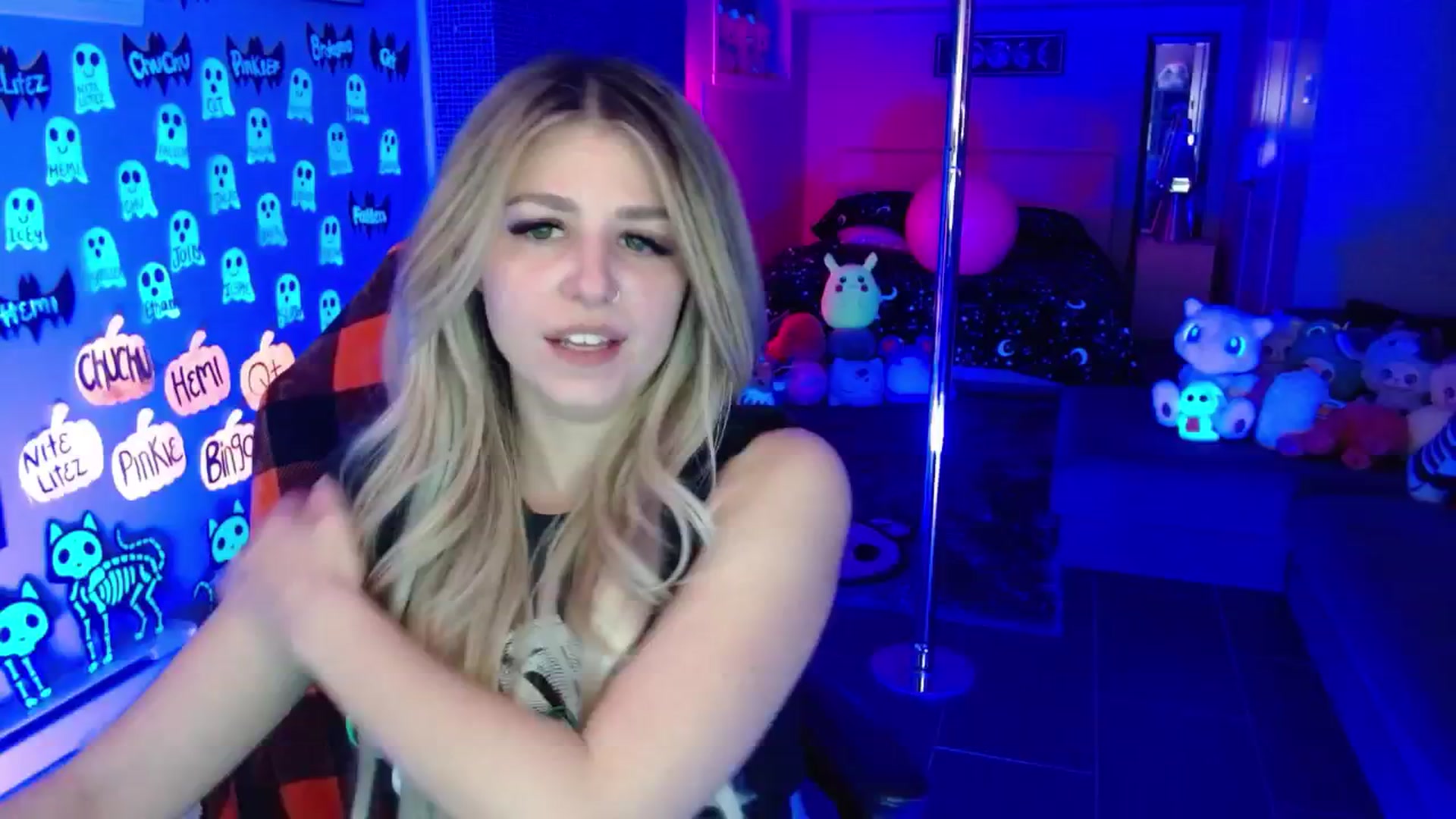 Gallery image thumbnail from Serafina's myfreecams stream on, 11/07/2025, 05:55 image 18 of 20