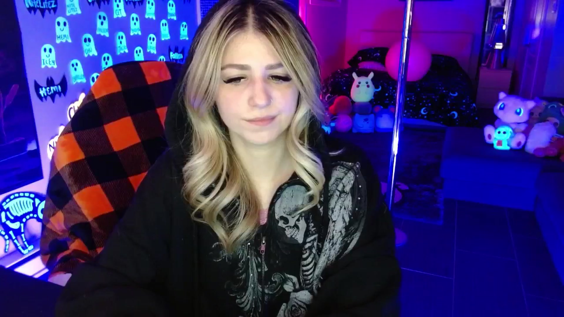 Gallery image thumbnail from Serafina's myfreecams stream on, 11/08/2025, 07:20 image 3 of 20