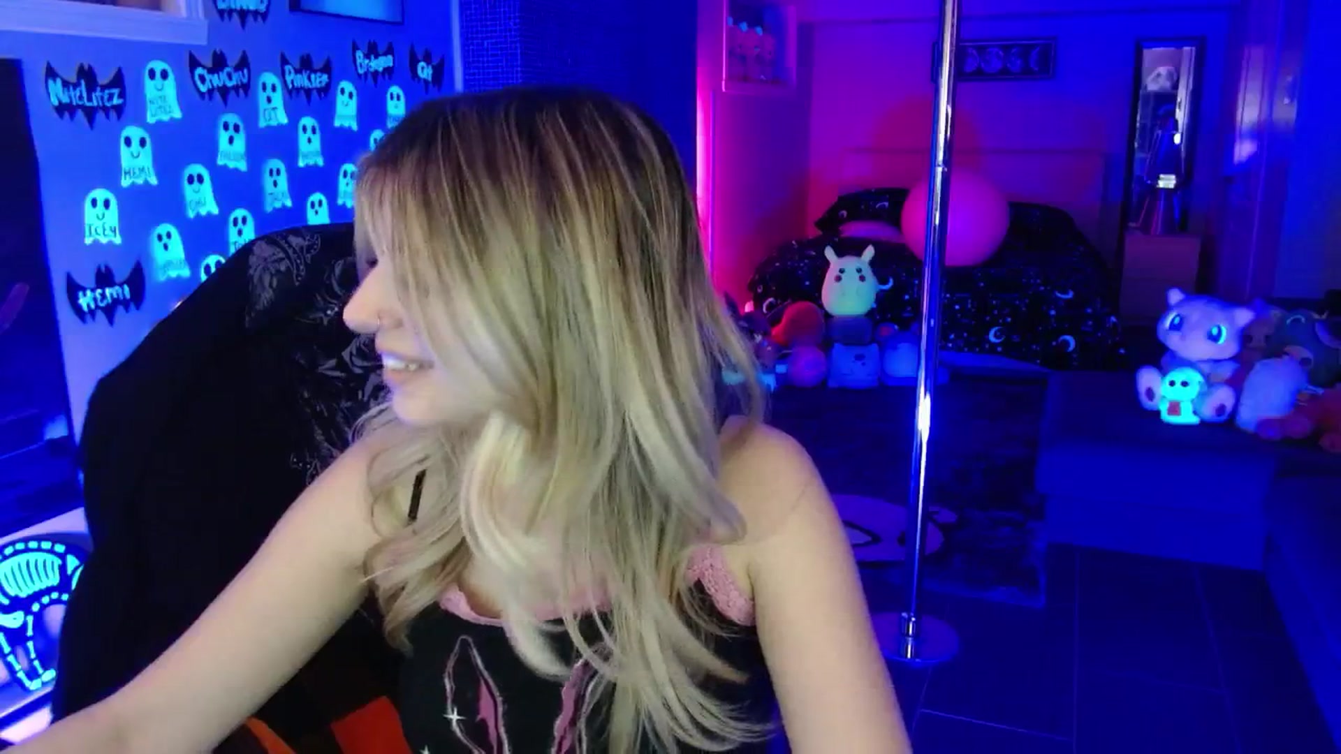 Gallery image thumbnail from Serafina's myfreecams stream on, 11/08/2025, 07:20 image 17 of 20