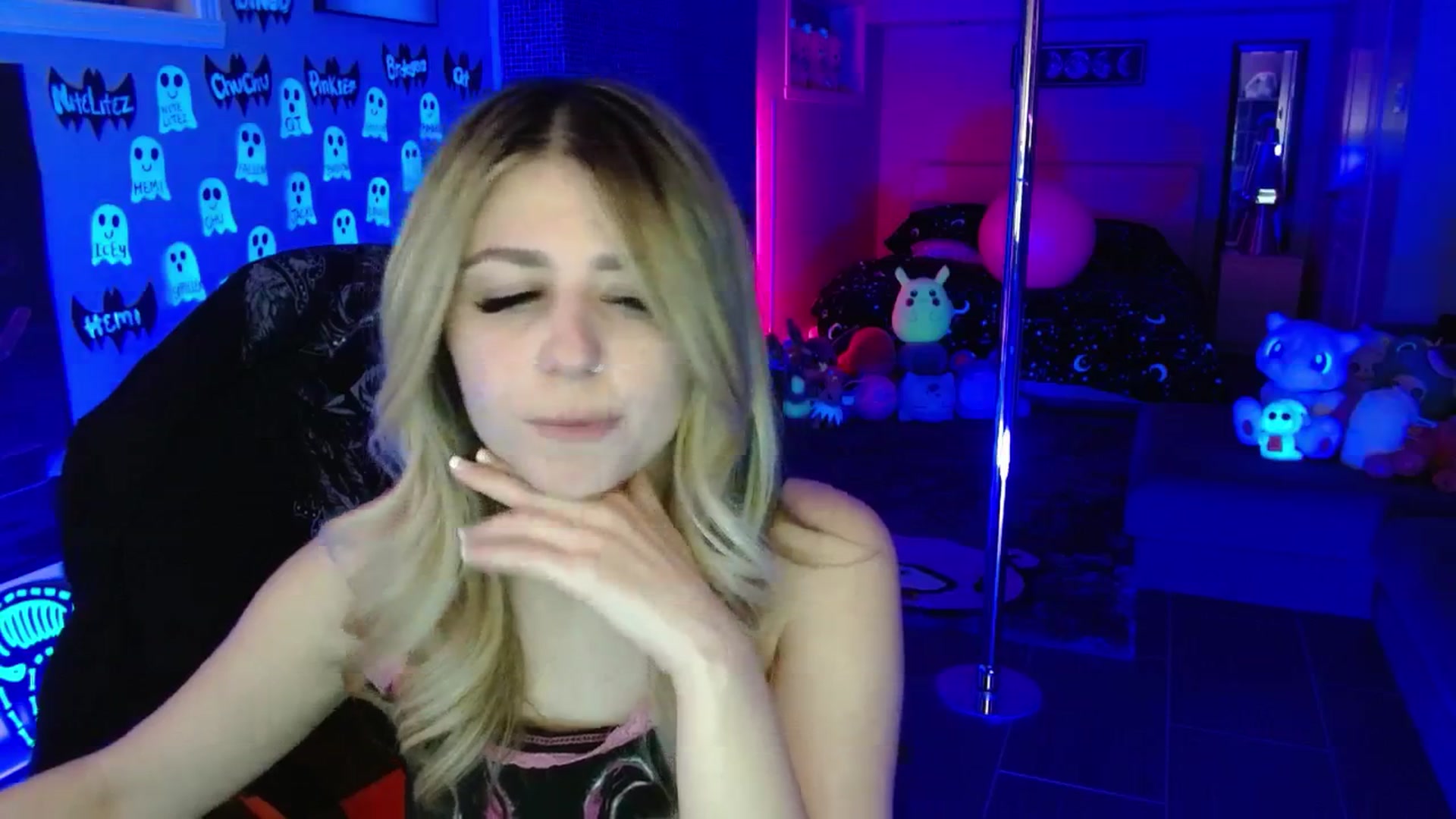 Gallery image thumbnail from Serafina's myfreecams stream on, 11/08/2025, 07:20 image 18 of 20
