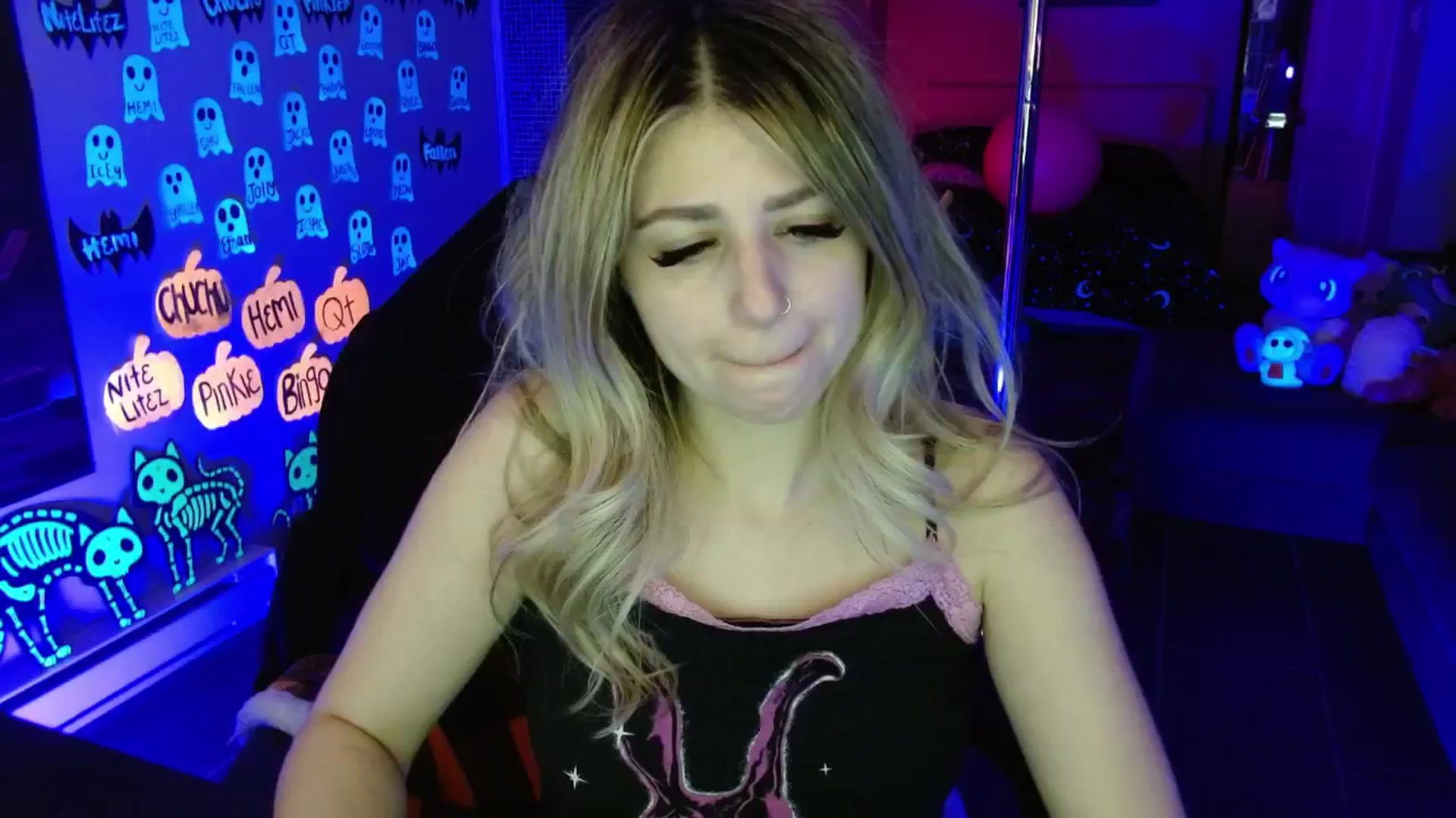 Gallery image thumbnail from Serafina's myfreecams stream on, 11/08/2025, 07:48 image 16 of 20