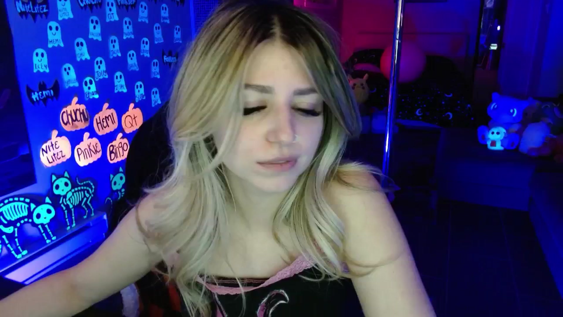 Gallery image thumbnail from Serafina's myfreecams stream on, 11/08/2025, 07:48 image 19 of 20