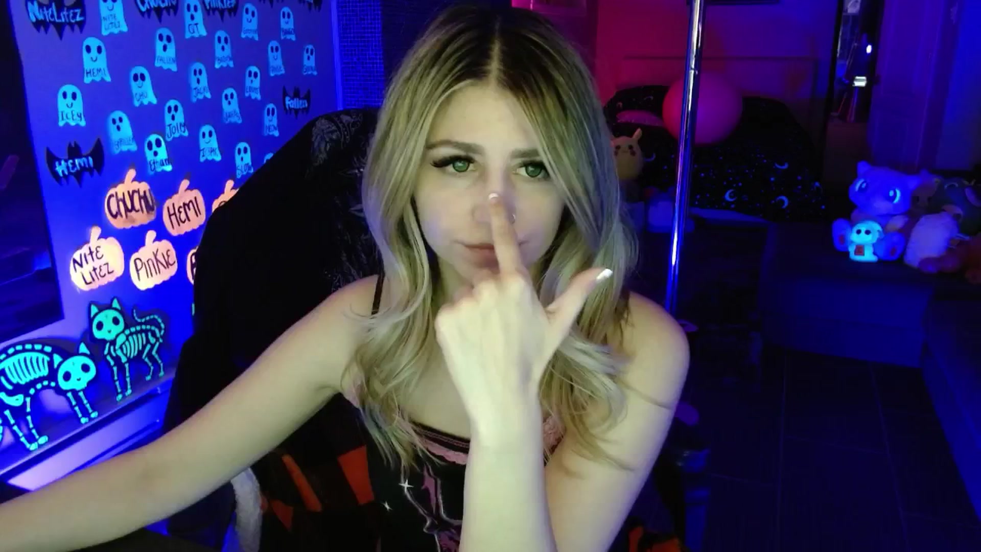 Gallery image thumbnail from Serafina's myfreecams stream on, 11/08/2025, 07:48 image 3 of 20