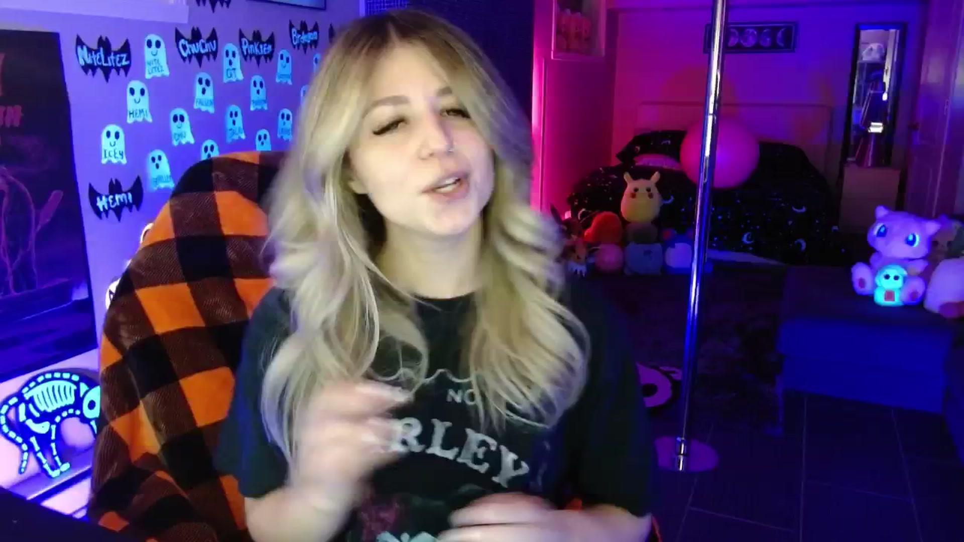 Gallery image thumbnail from Serafina's myfreecams stream on, 11/13/2025, 04:01 image 10 of 20