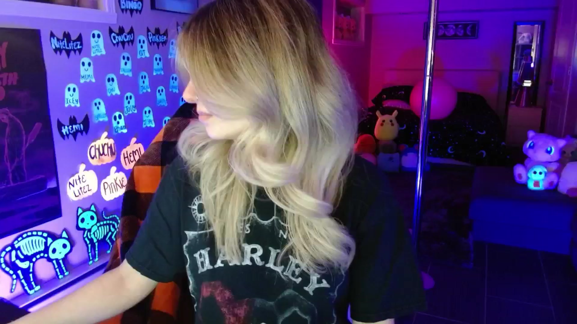 Gallery image thumbnail from Serafina's myfreecams stream on, 11/13/2025, 04:01 image 6 of 20