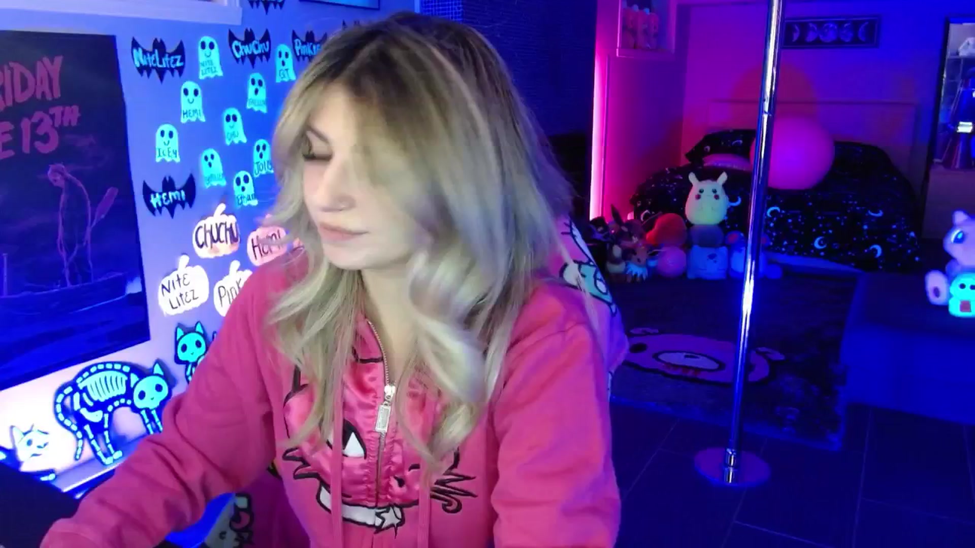 Gallery image thumbnail from Serafina's myfreecams stream on, 11/15/2025, 04:48 image 15 of 20