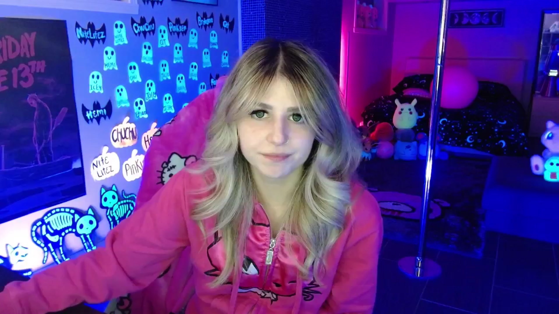 Gallery image thumbnail from Serafina's myfreecams stream on, 11/15/2025, 04:48 image 17 of 20
