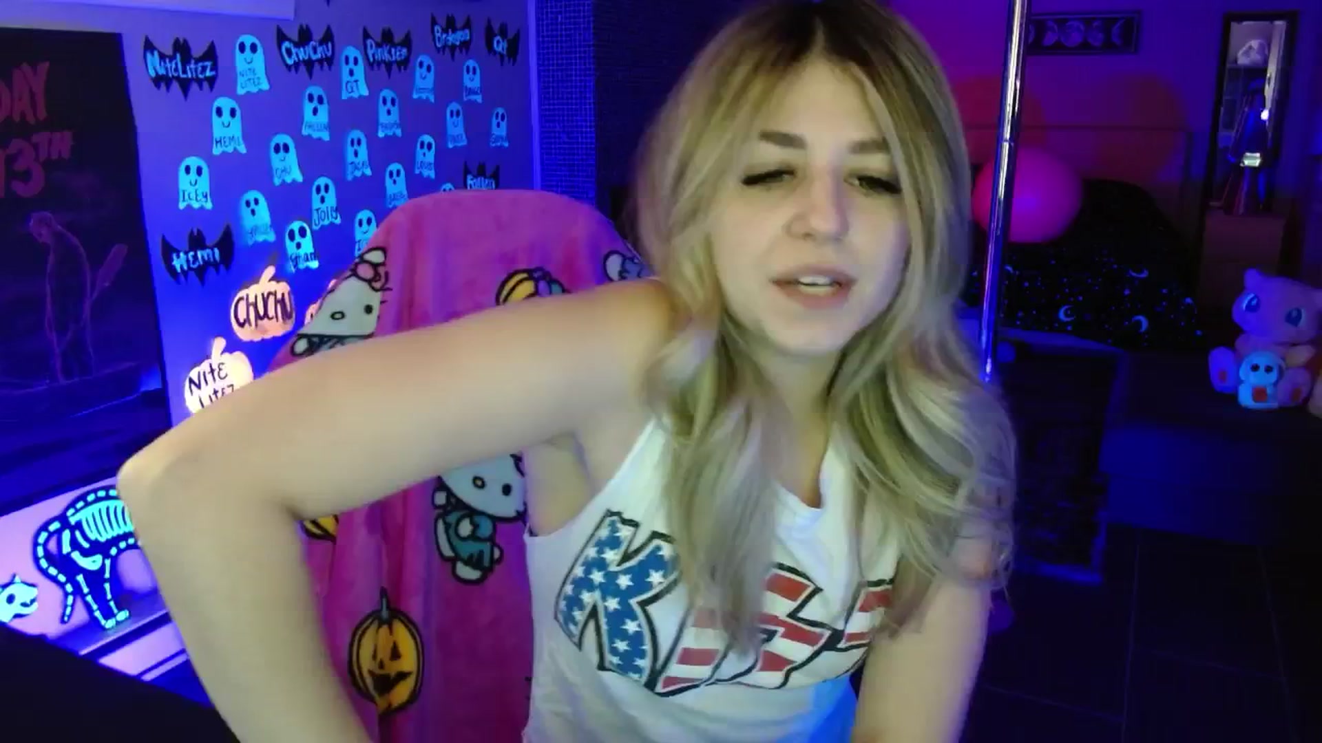 Gallery image thumbnail from Serafina's myfreecams stream on, 11/19/2025, 04:40 image 3 of 20