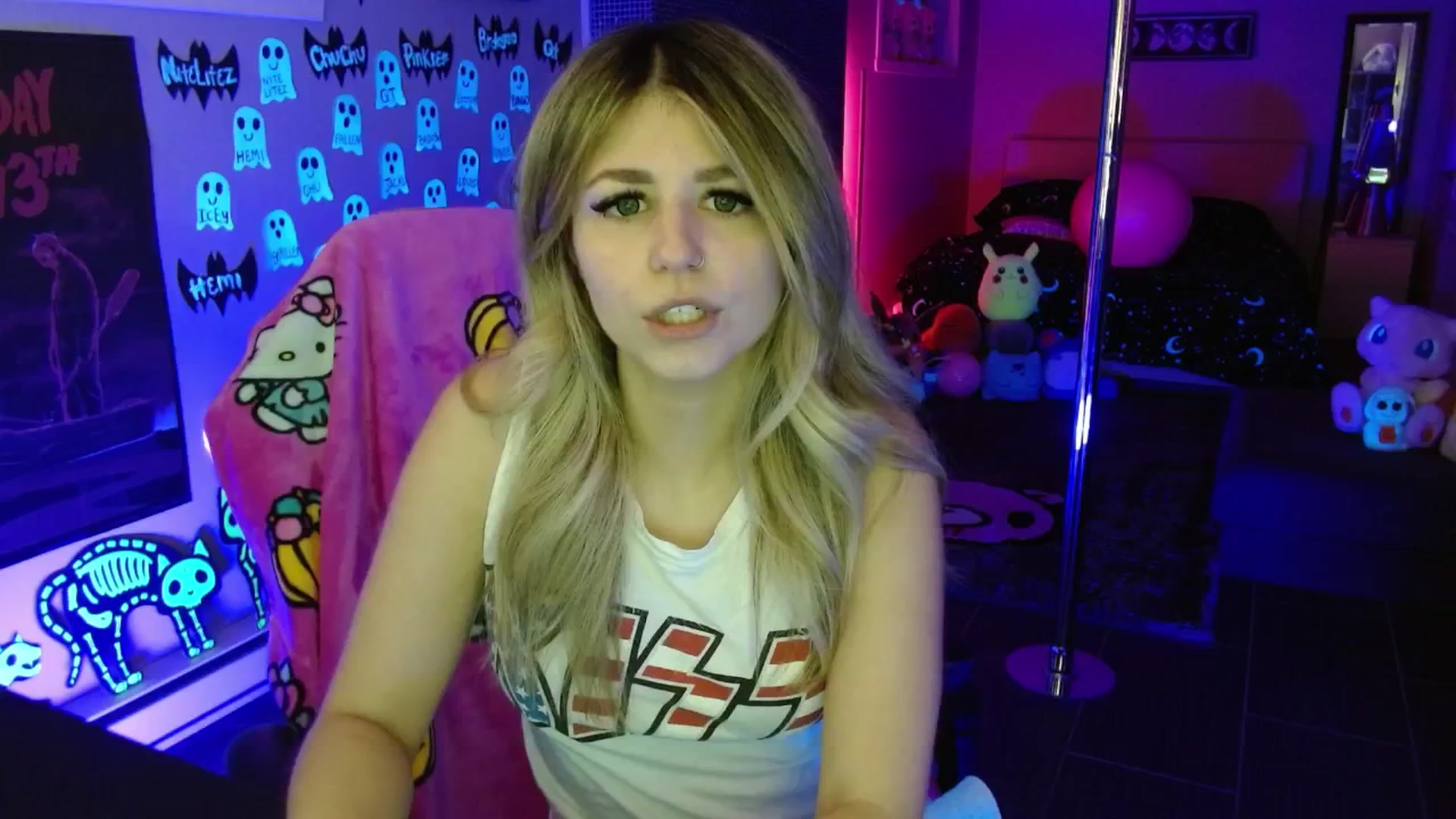 Gallery image thumbnail from Serafina's myfreecams stream on, 11/19/2025, 04:40 image 5 of 20