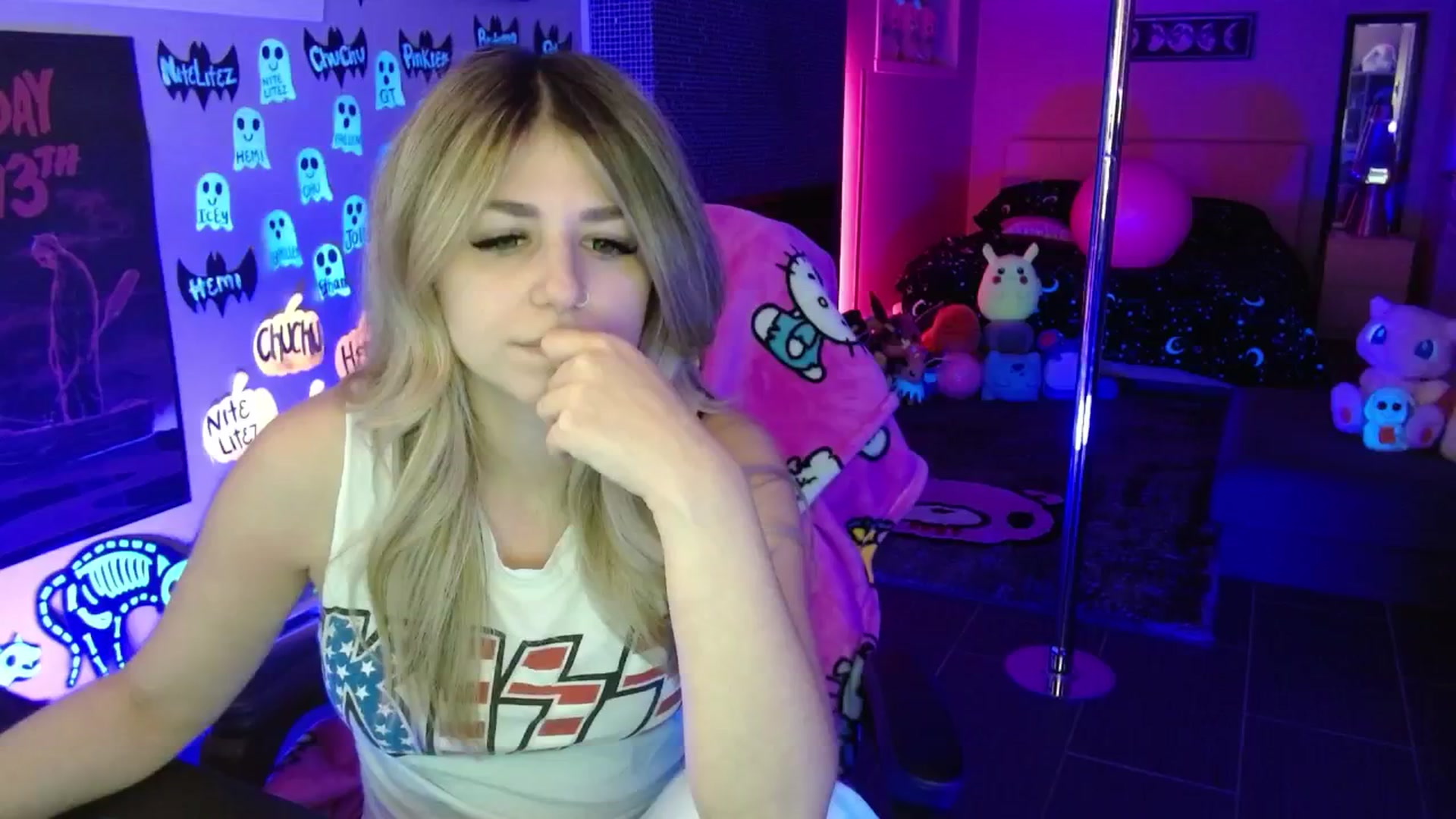 Gallery image thumbnail from Serafina's myfreecams stream on, 11/19/2025, 04:40 image 20 of 20