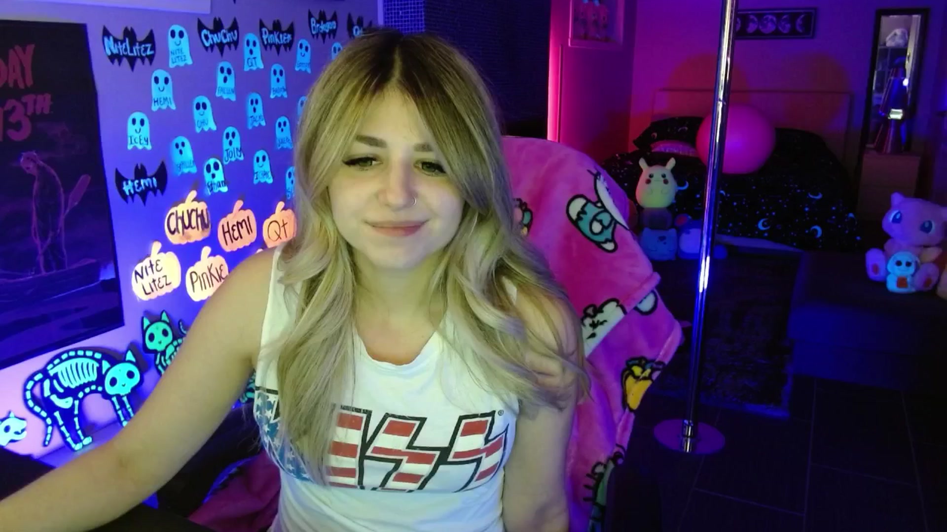 Gallery image thumbnail from Serafina's myfreecams stream on, 11/19/2025, 04:40 image 18 of 20