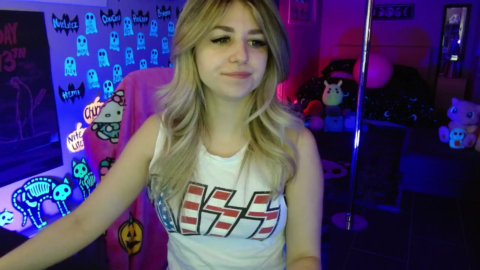 Gallery image thumbnail from Serafina's myfreecams stream on, 11/19/2025, 04:40 image 7 of 20