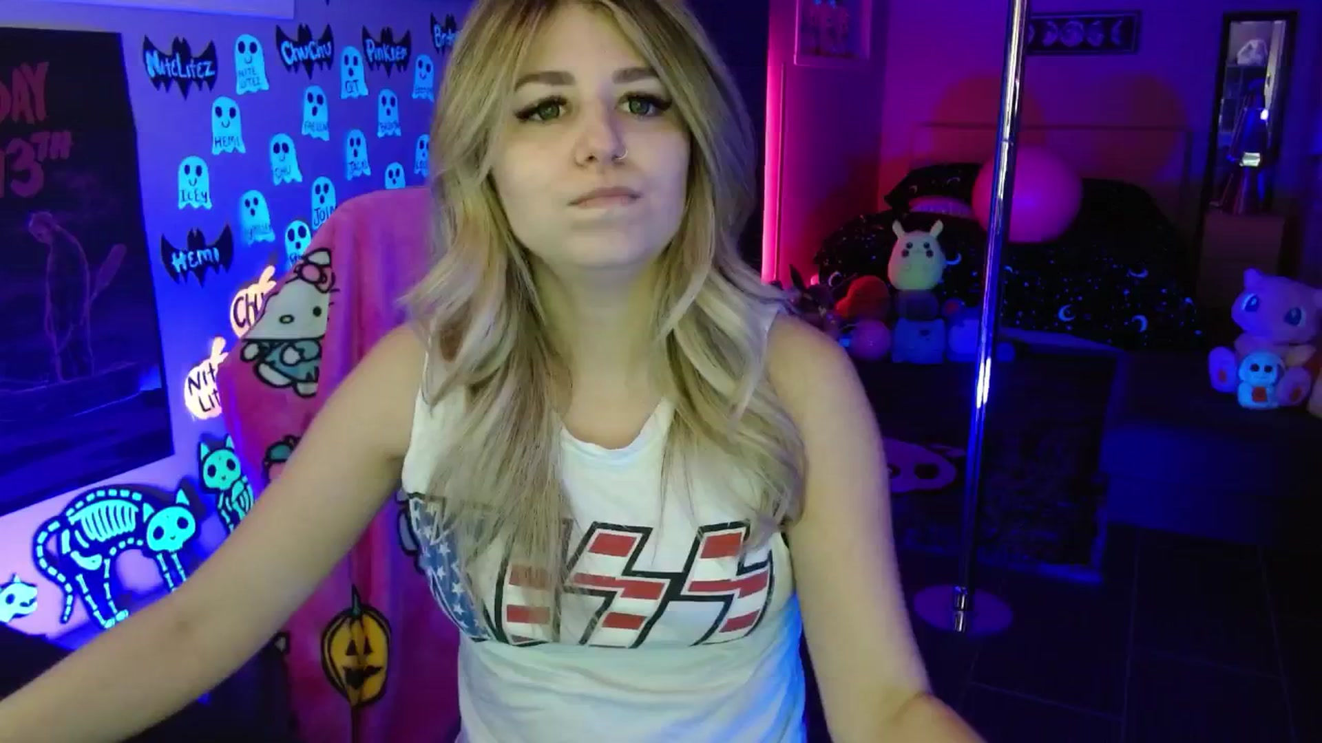 Gallery image thumbnail from Serafina's myfreecams stream on, 11/19/2025, 04:40 image 6 of 20