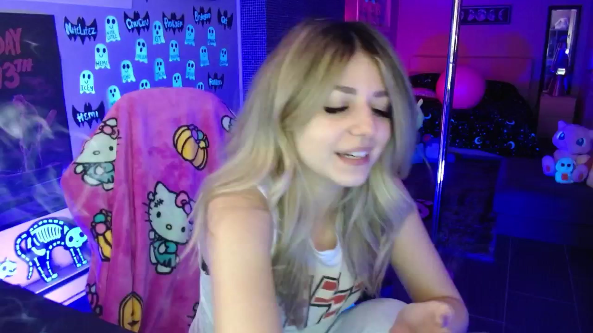 Gallery image thumbnail from Serafina's myfreecams stream on, 11/19/2025, 04:40 image 17 of 20