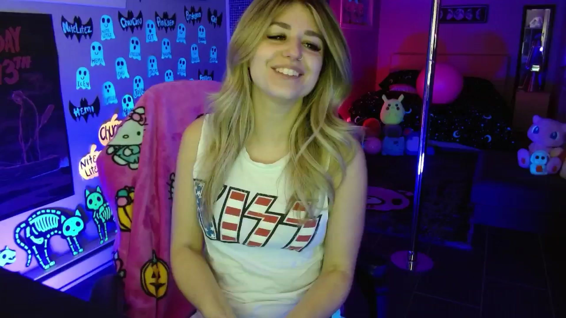 Gallery image thumbnail from Serafina's myfreecams stream on, 11/19/2025, 04:40 image 10 of 20
