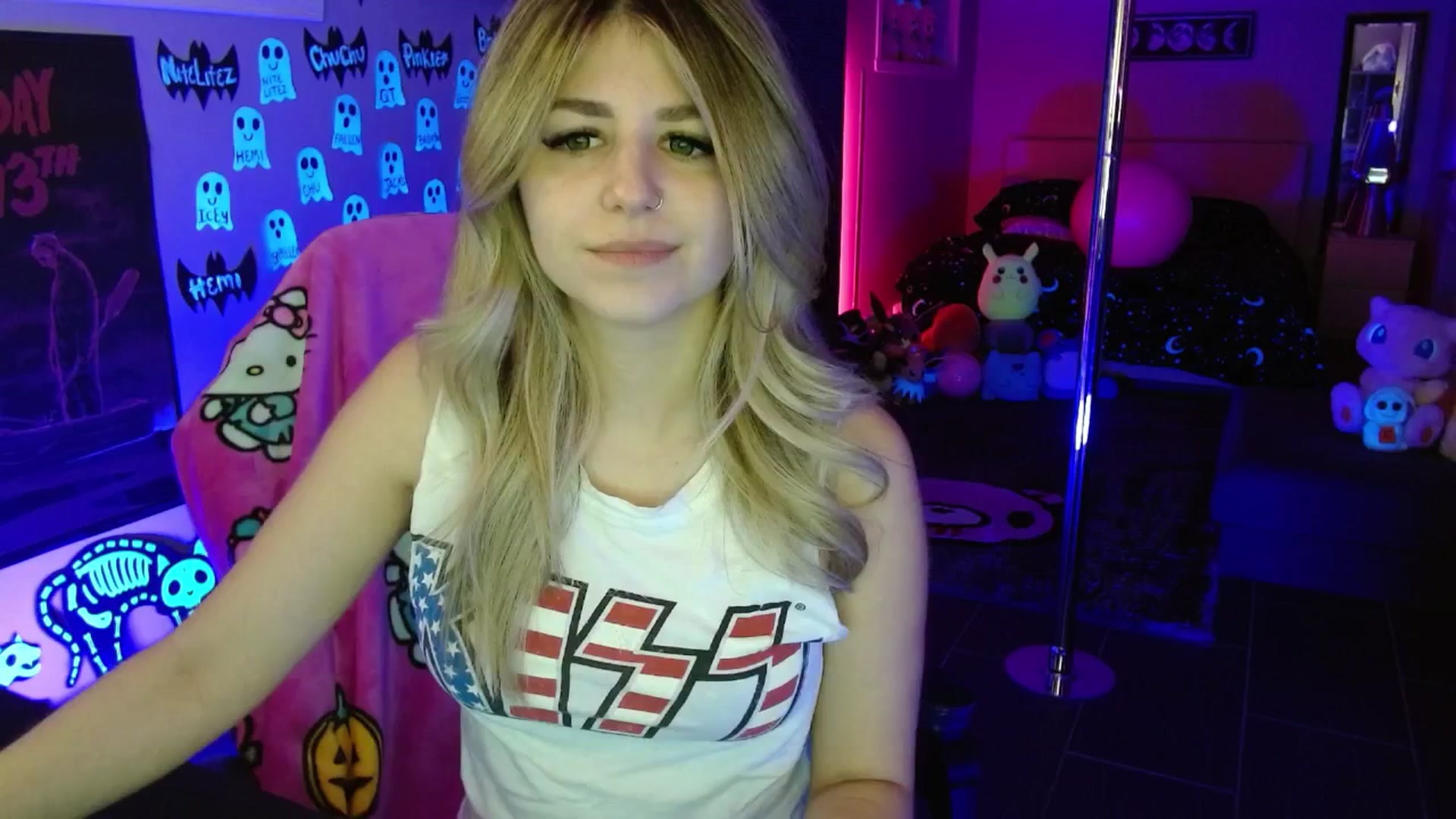 Gallery image thumbnail from Serafina's myfreecams stream on, 11/19/2025, 04:40 image 11 of 20
