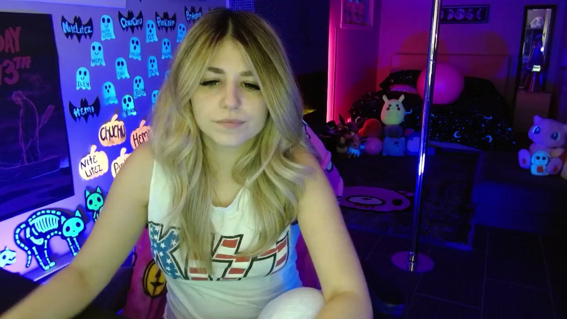 Gallery image thumbnail from Serafina's myfreecams stream on, 11/19/2025, 04:40 image 13 of 20