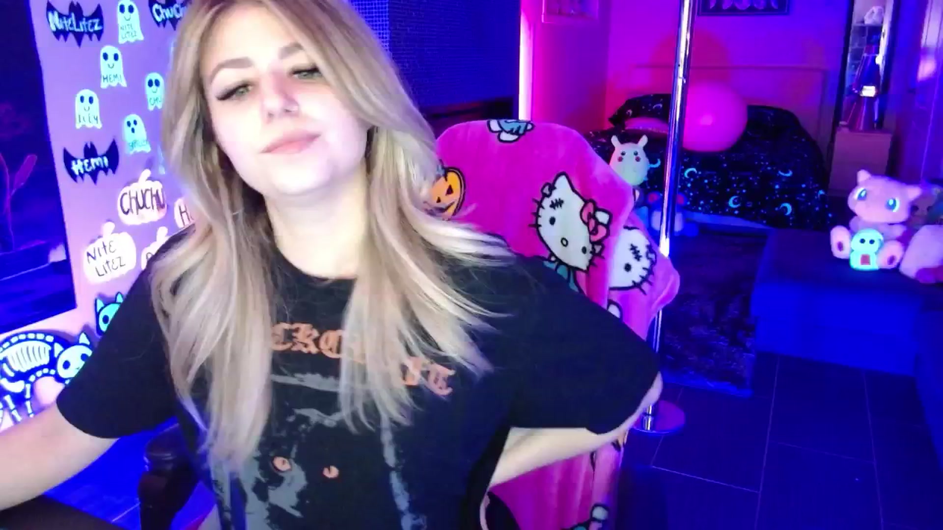 Gallery image thumbnail from Serafina's myfreecams stream on, 11/21/2025, 04:39 image 9 of 20