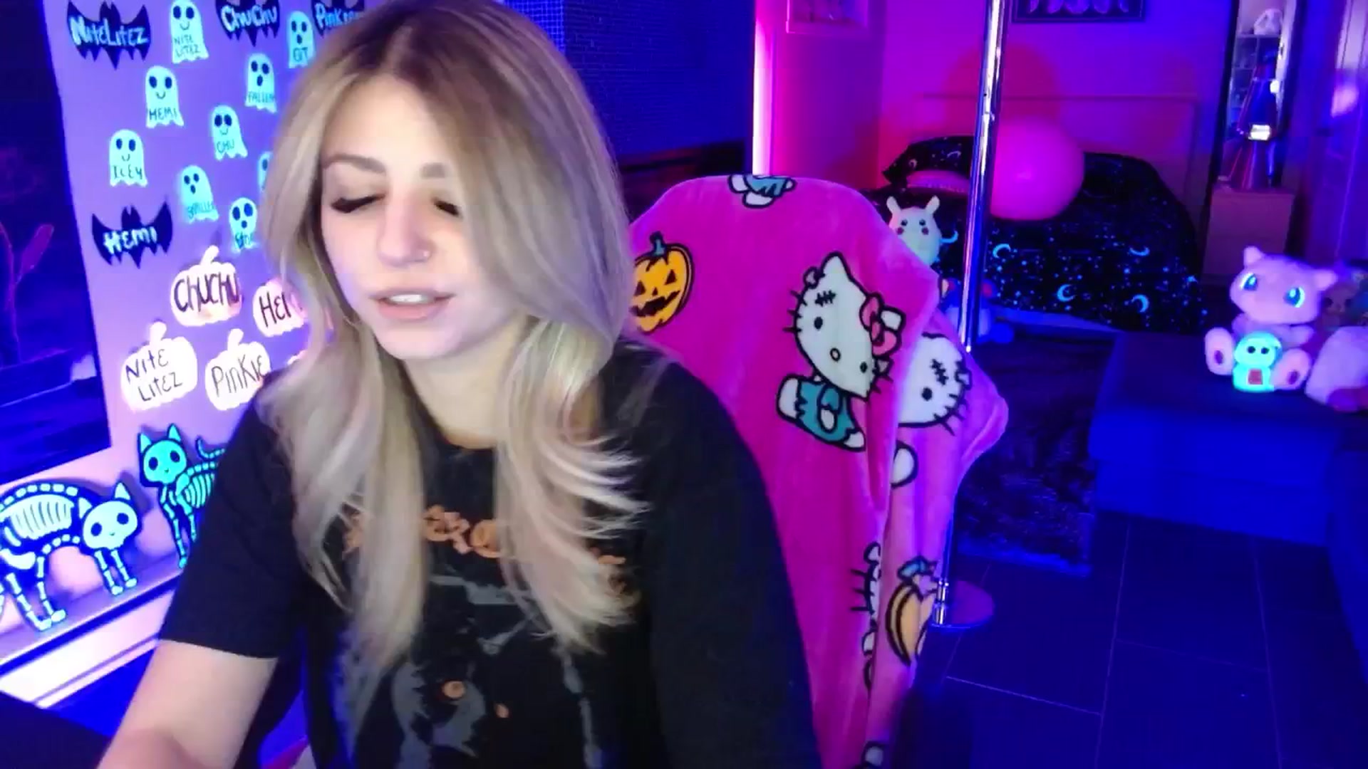 Gallery image thumbnail from Serafina's myfreecams stream on, 11/21/2025, 04:39 image 8 of 20