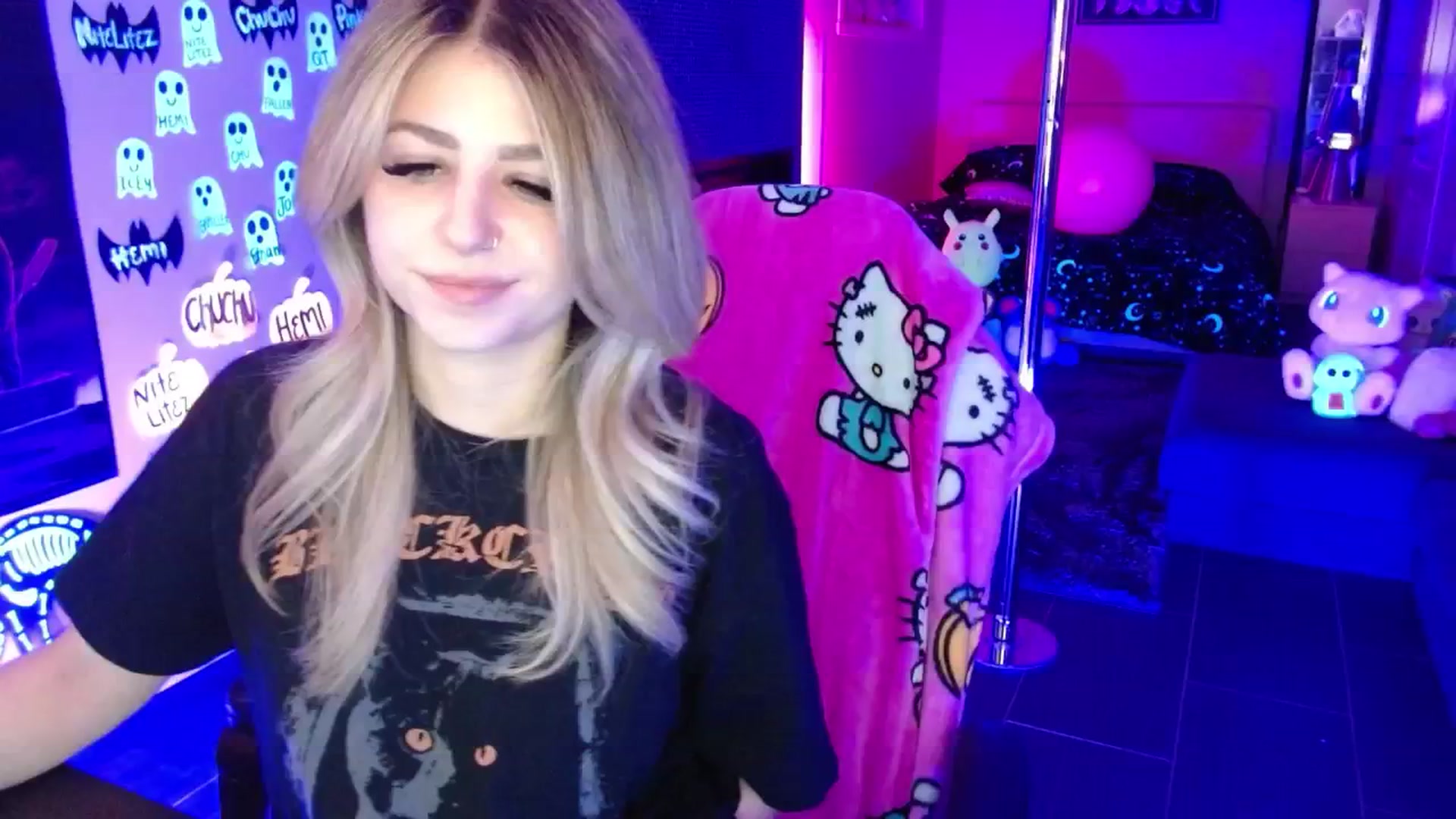 Gallery image thumbnail from Serafina's myfreecams stream on, 11/21/2025, 04:39 image 7 of 20
