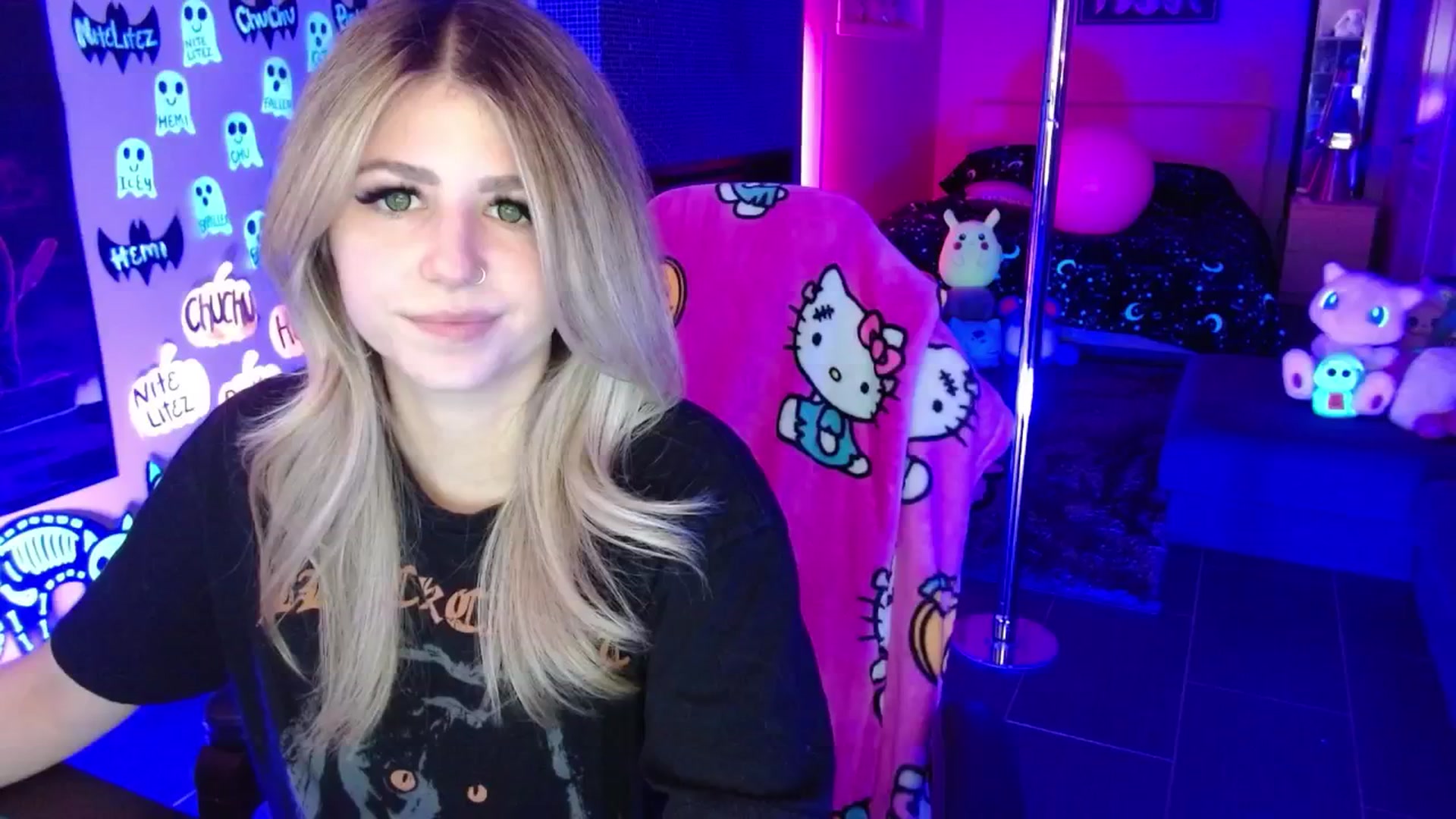 Gallery image thumbnail from Serafina's myfreecams stream on, 11/21/2025, 04:39 image 10 of 20