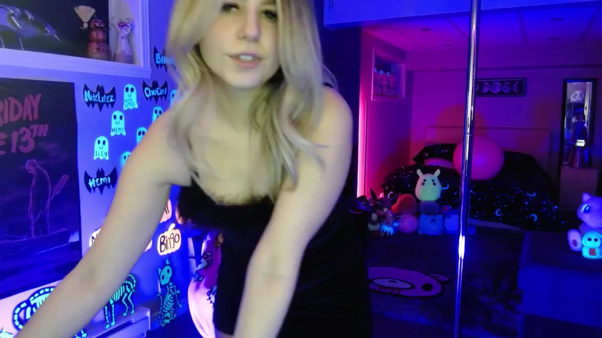 Gallery image thumbnail from Serafina's myfreecams stream on, 11/21/2025, 04:39 image 18 of 20