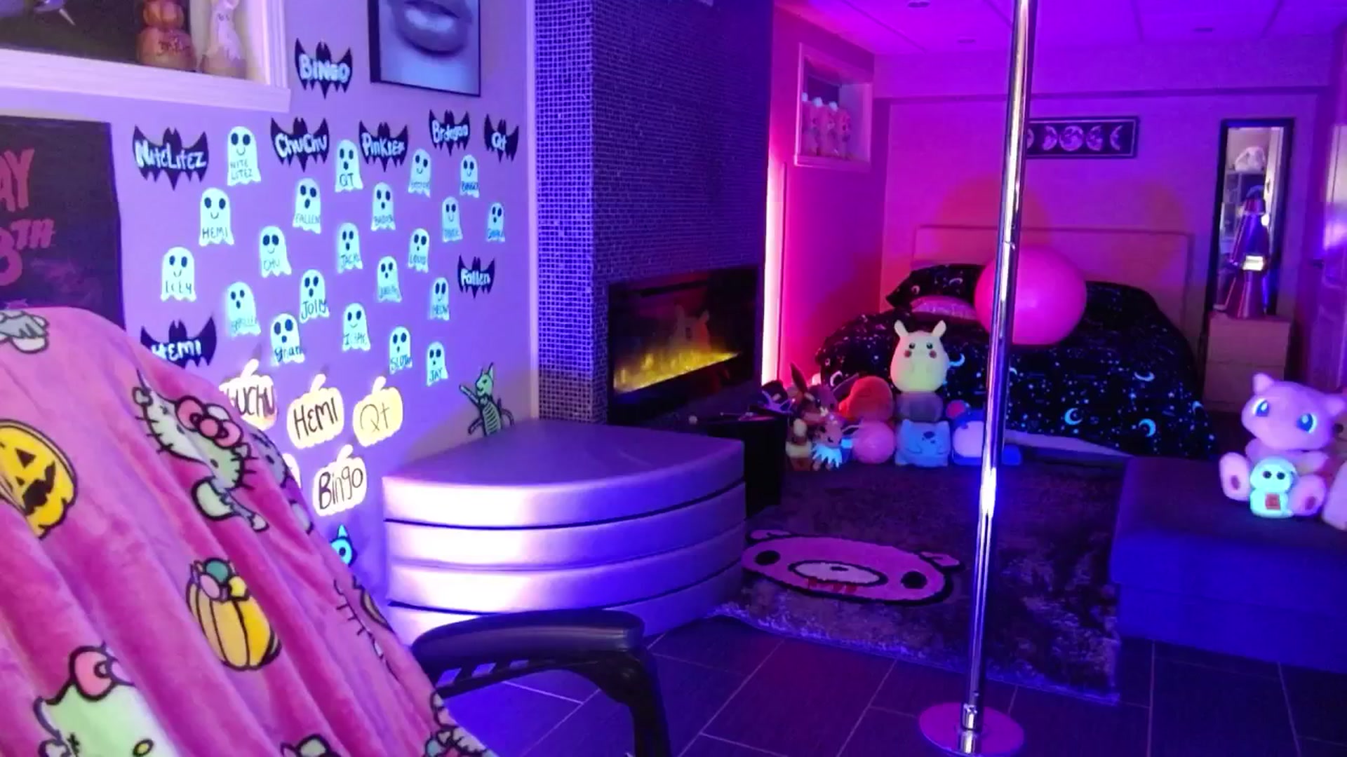 Gallery image thumbnail from Serafina's myfreecams stream on, 11/21/2025, 04:39 image 14 of 20