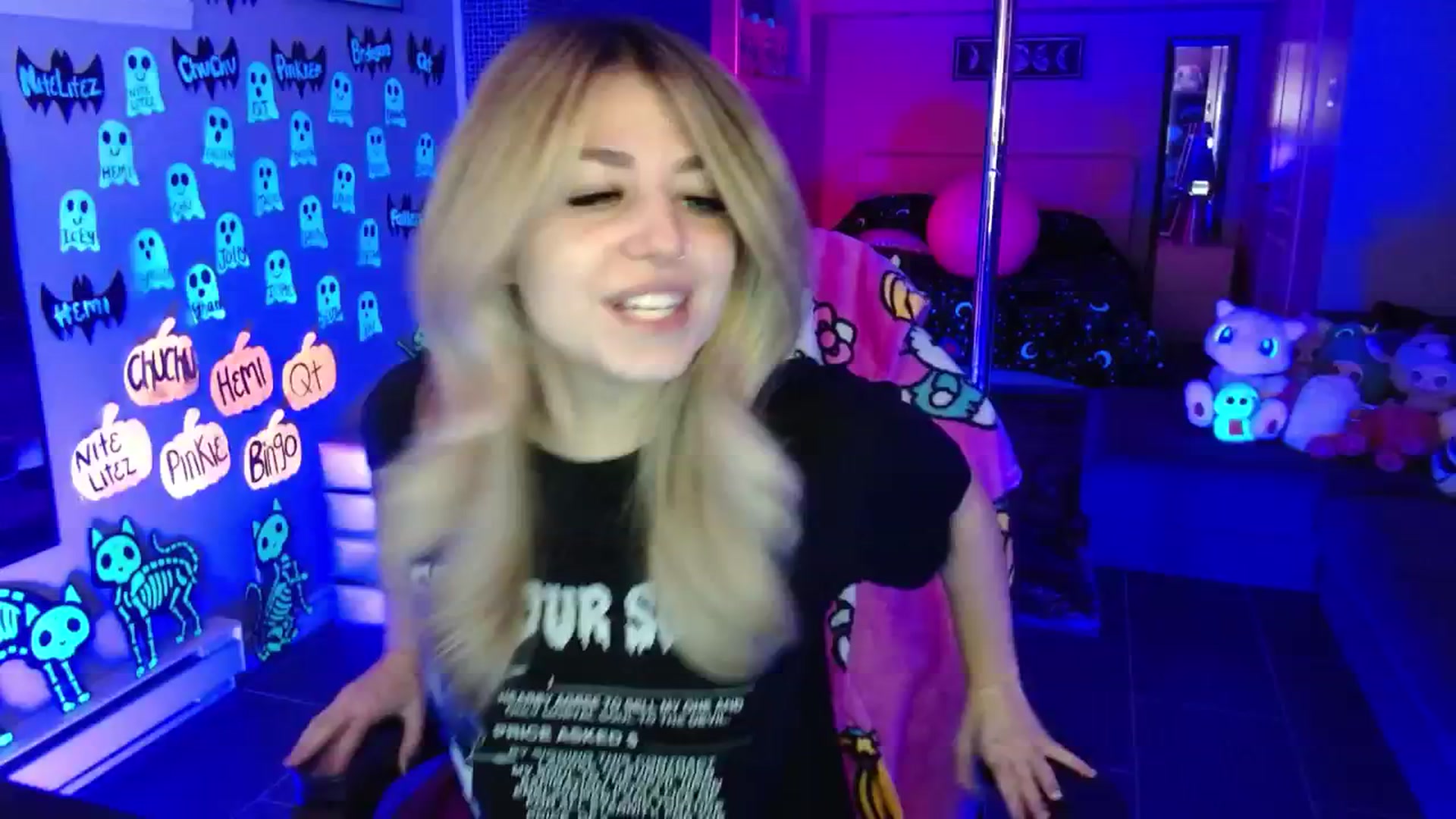 Gallery image thumbnail from Serafina's myfreecams stream on, 11/24/2025, 04:57 image 4 of 20