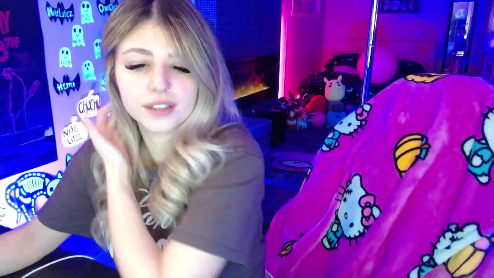 Gallery image thumbnail from Serafina's myfreecams stream on, 11/28/2025, 05:10 image 12 of 20
