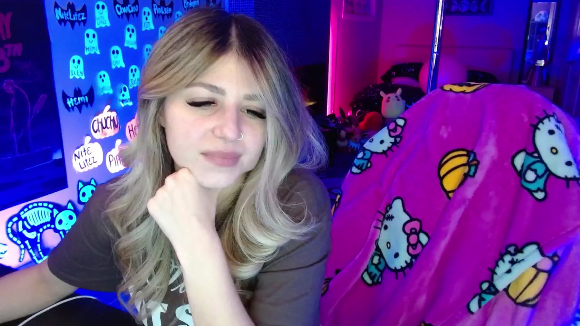 Gallery image thumbnail from Serafina's myfreecams stream on, 11/28/2025, 05:10 image 16 of 20