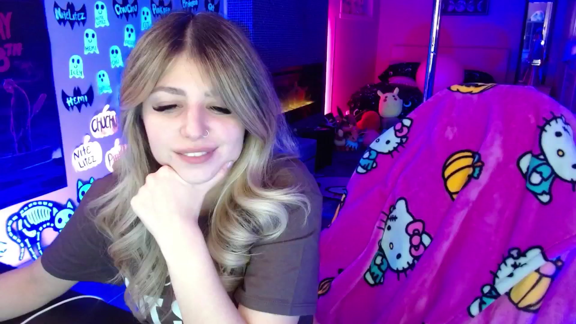 Gallery image thumbnail from Serafina's myfreecams stream on, 11/28/2025, 05:10 image 13 of 20
