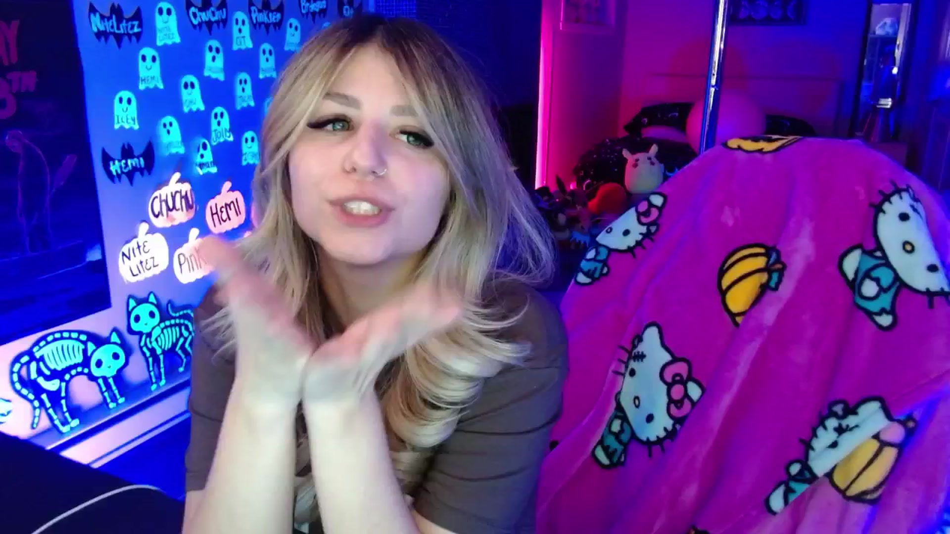 Gallery image thumbnail from Serafina's myfreecams stream on, 11/28/2025, 05:10 image 17 of 20