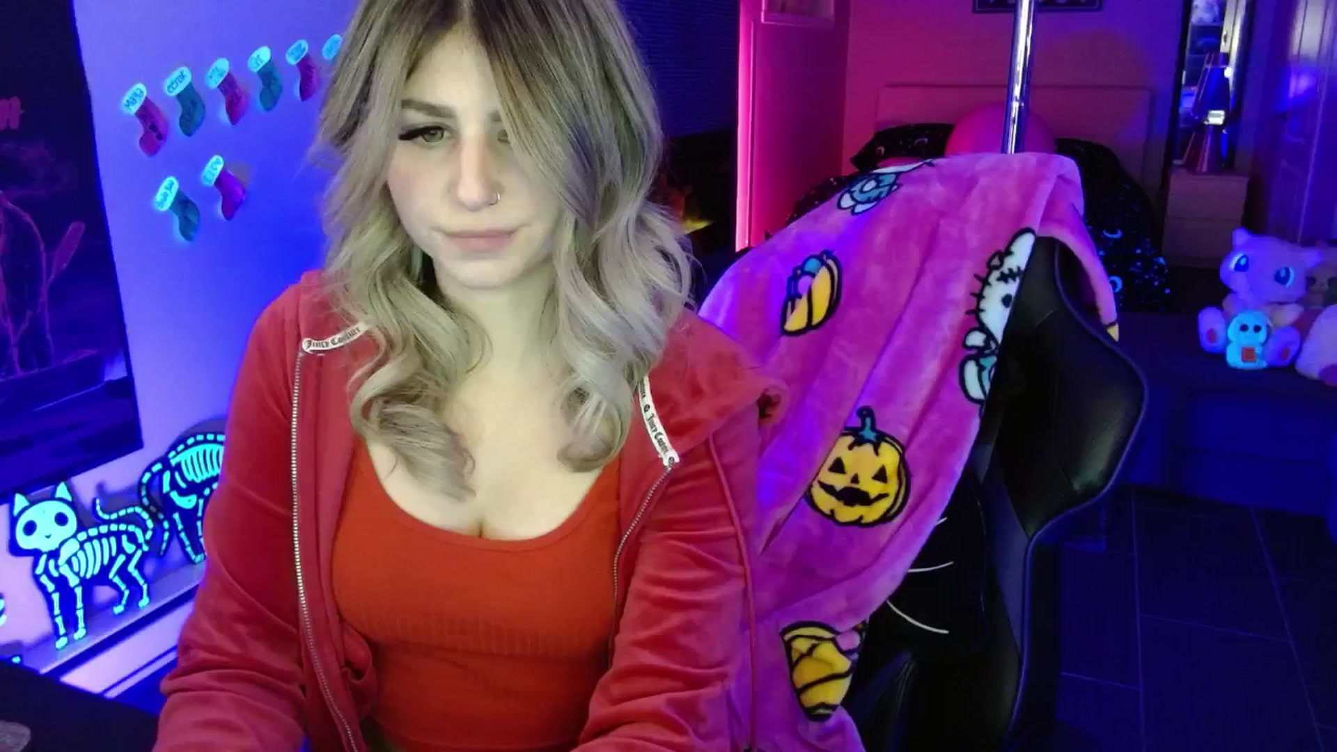 Gallery image thumbnail from Serafina's myfreecams stream on, 12/03/2025, 07:12 image 19 of 20