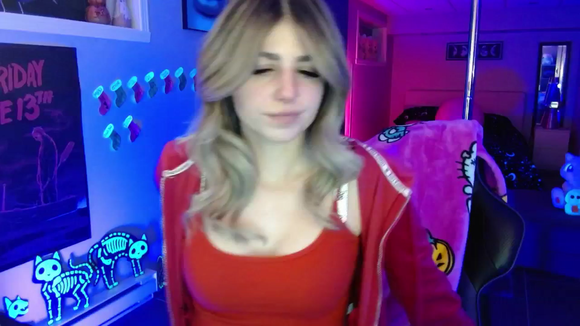 Gallery image thumbnail from Serafina's myfreecams stream on, 12/03/2025, 07:12 image 8 of 20