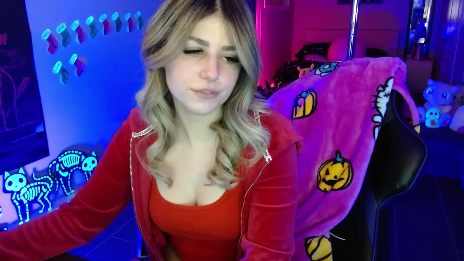 Gallery image thumbnail from Serafina's myfreecams stream on, 12/03/2025, 07:12 image 11 of 20