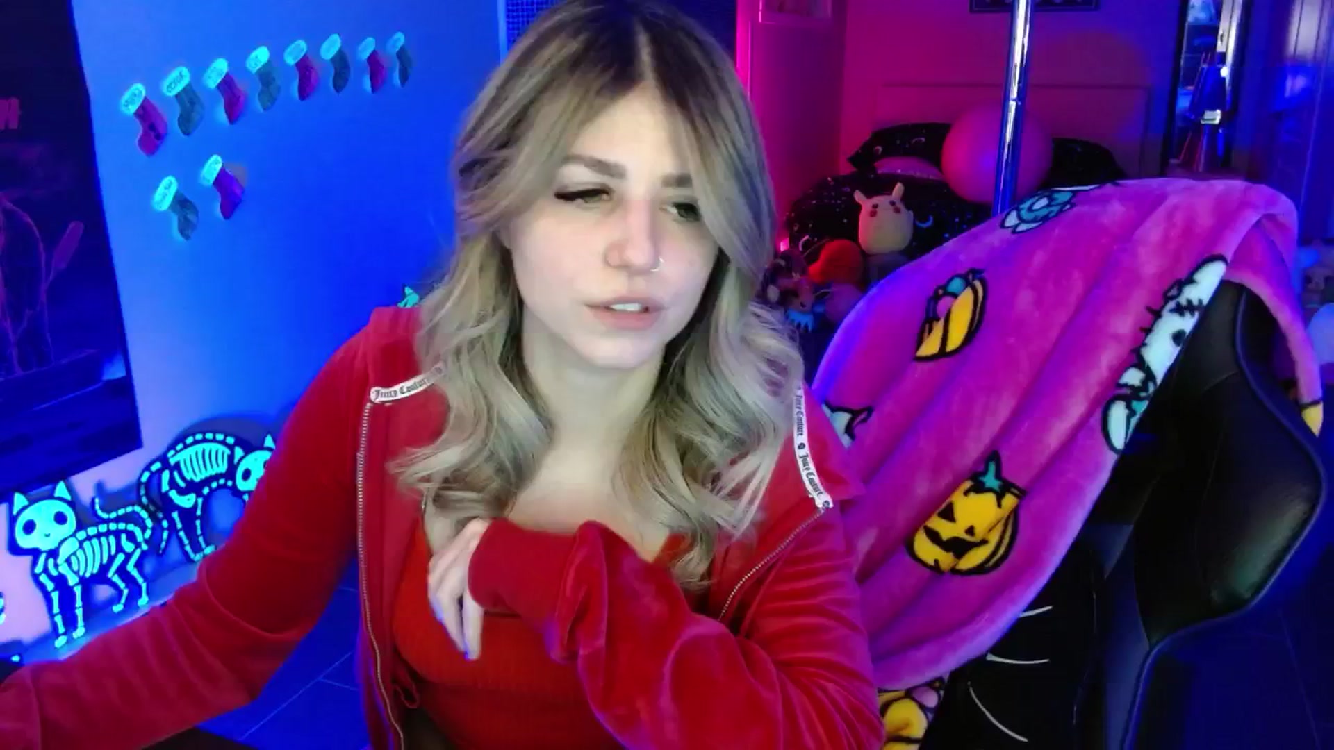 Gallery image thumbnail from Serafina's myfreecams stream on, 12/03/2025, 07:12 image 17 of 20