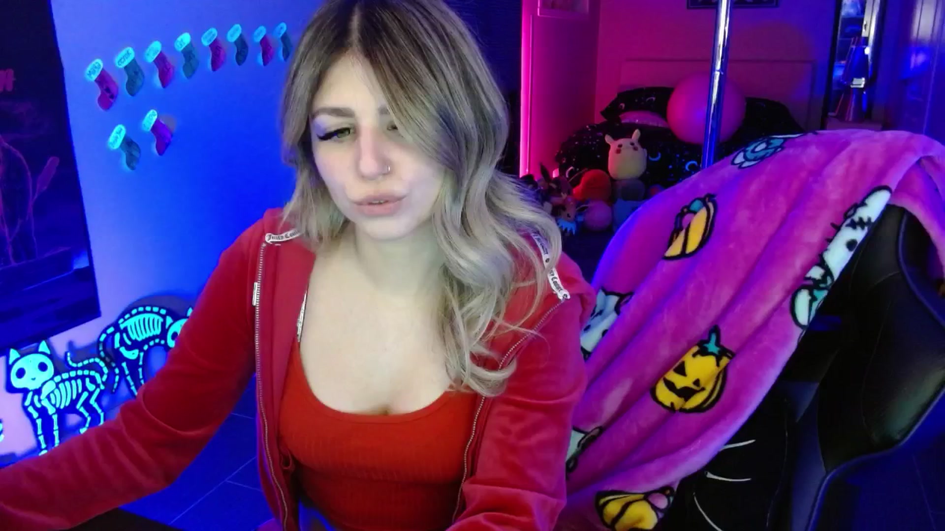 Gallery image thumbnail from Serafina's myfreecams stream on, 12/03/2025, 07:12 image 15 of 20