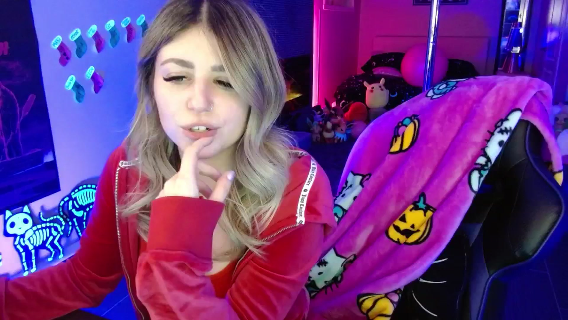 Gallery image thumbnail from Serafina's myfreecams stream on, 12/03/2025, 07:12 image 16 of 20