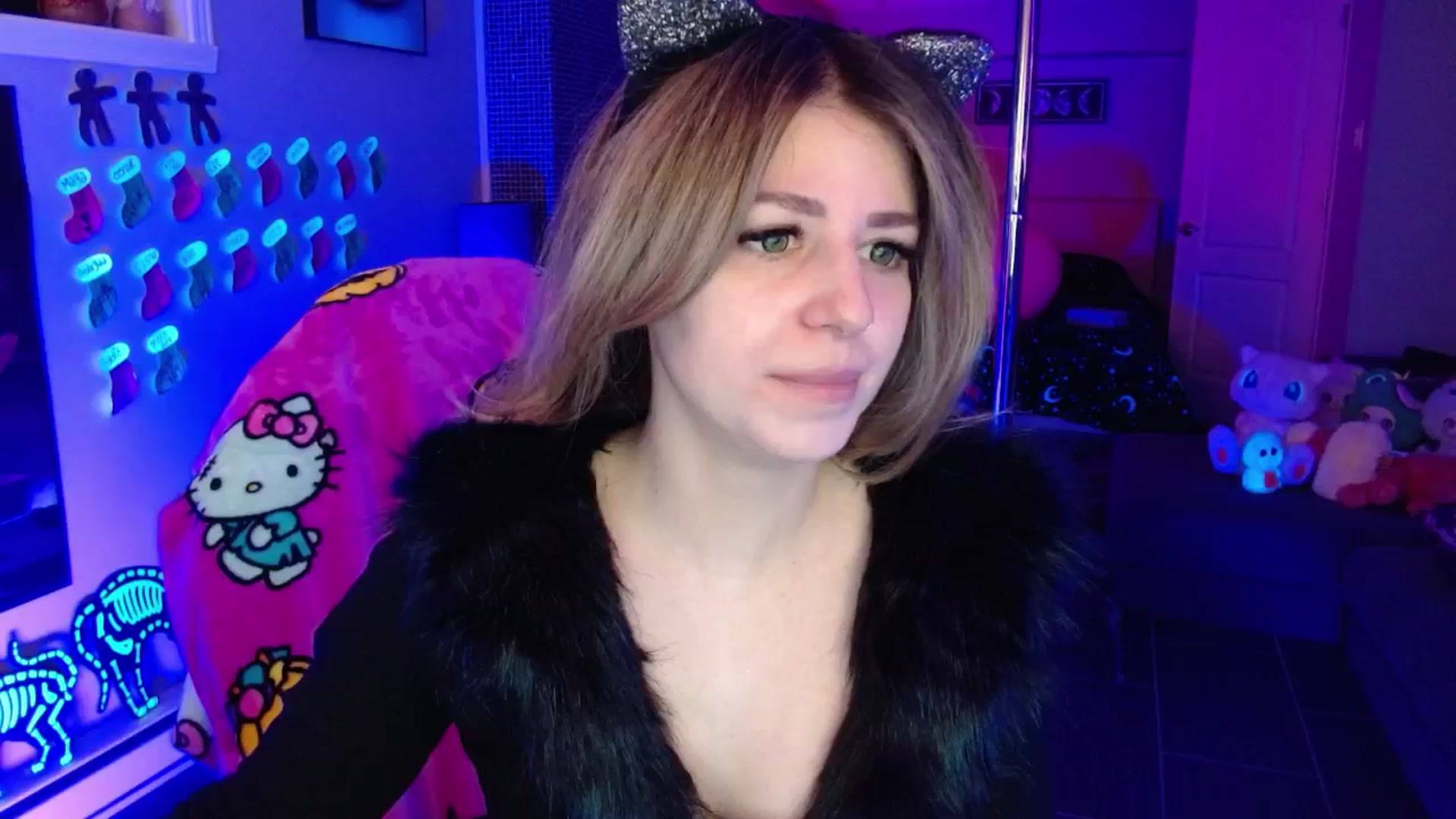 Gallery image thumbnail from Serafina's myfreecams stream on, 12/07/2025, 04:35 image 4 of 20