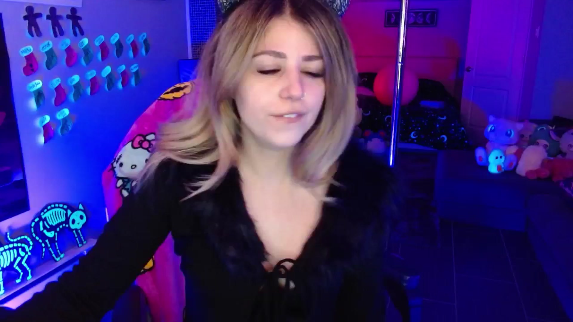 Gallery image thumbnail from Serafina's myfreecams stream on, 12/07/2025, 04:35 image 10 of 20