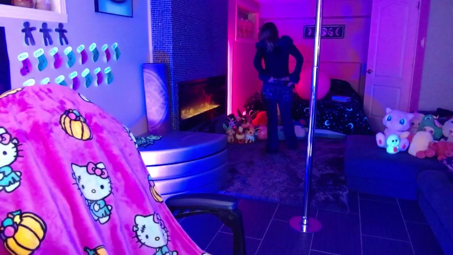 Gallery image thumbnail from Serafina's myfreecams stream on, 12/07/2025, 04:35 image 3 of 20