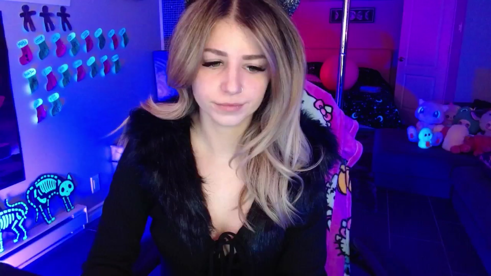 Gallery image thumbnail from Serafina's myfreecams stream on, 12/07/2025, 04:35 image 17 of 20