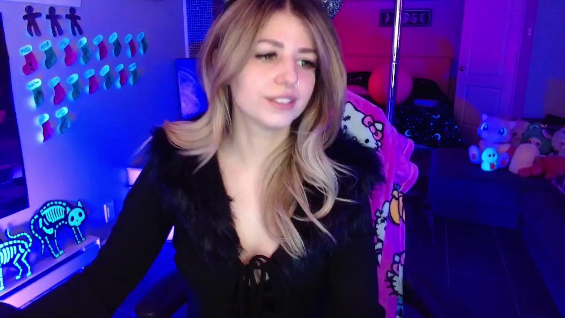 Gallery image thumbnail from Serafina's myfreecams stream on, 12/07/2025, 04:35 image 19 of 20