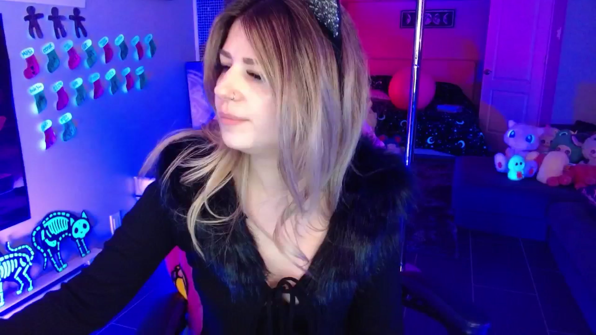 Gallery image thumbnail from Serafina's myfreecams stream on, 12/07/2025, 04:35 image 12 of 20