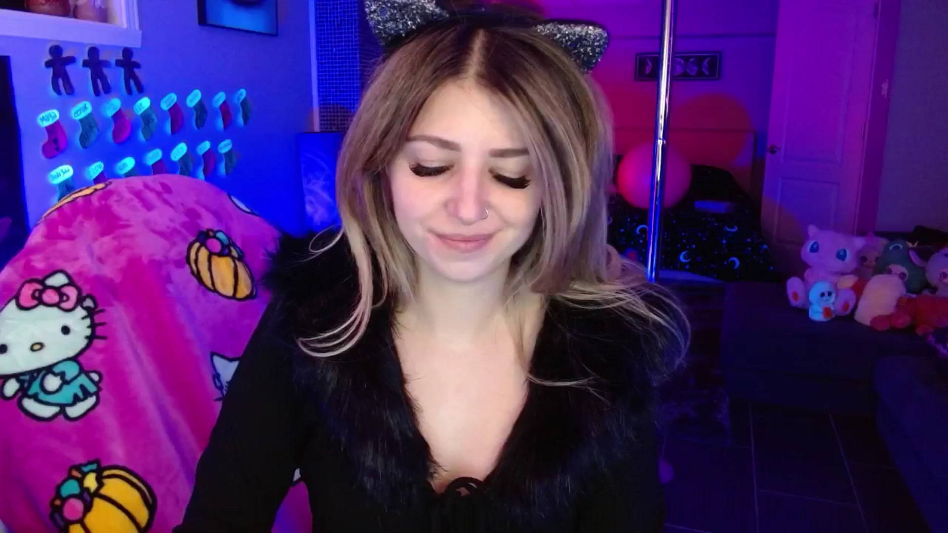 Gallery image thumbnail from Serafina's myfreecams stream on, 12/07/2025, 04:35 image 2 of 20
