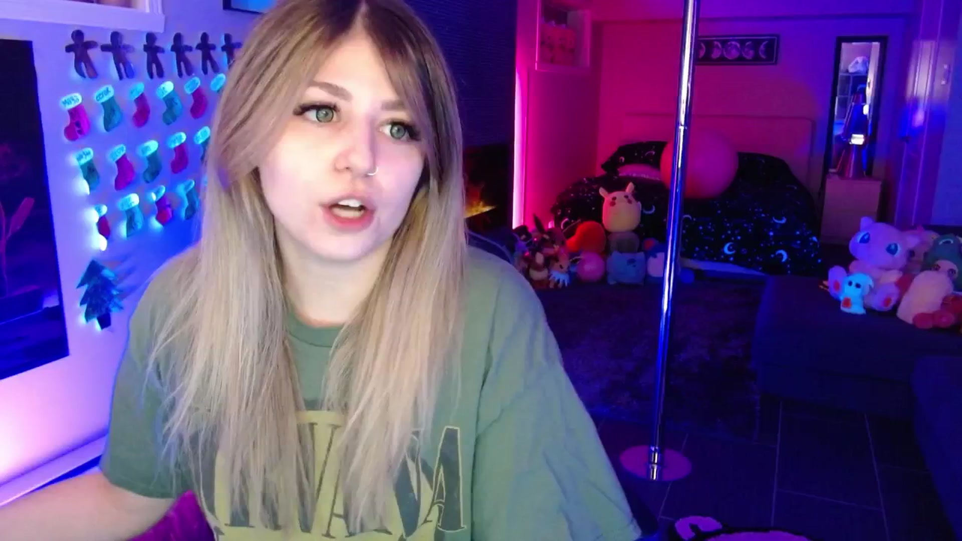 Gallery image thumbnail from Serafina's myfreecams stream on, 12/19/2025, 03:46 image 4 of 20