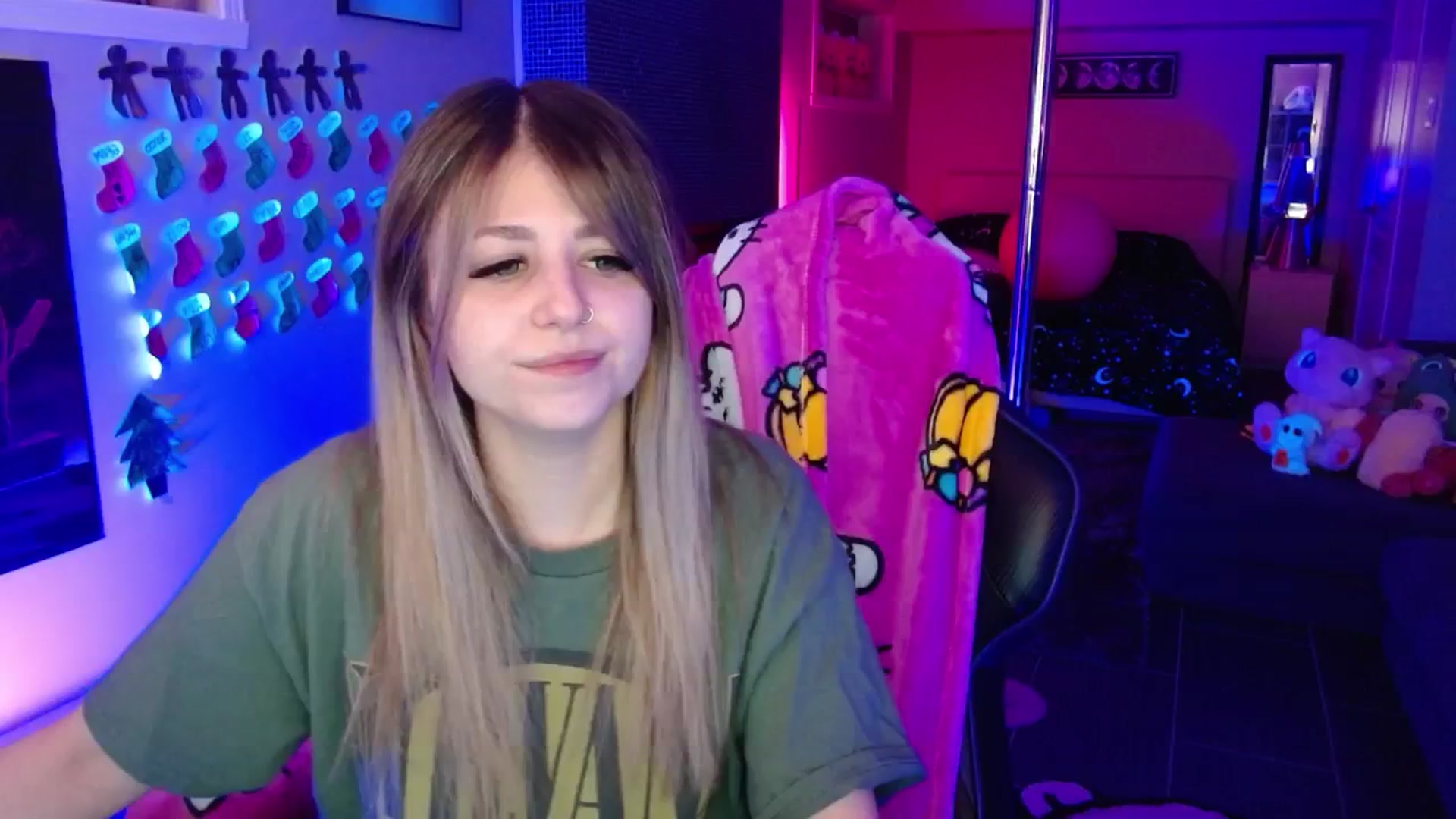 Gallery image thumbnail from Serafina's myfreecams stream on, 12/19/2025, 03:46 image 14 of 20