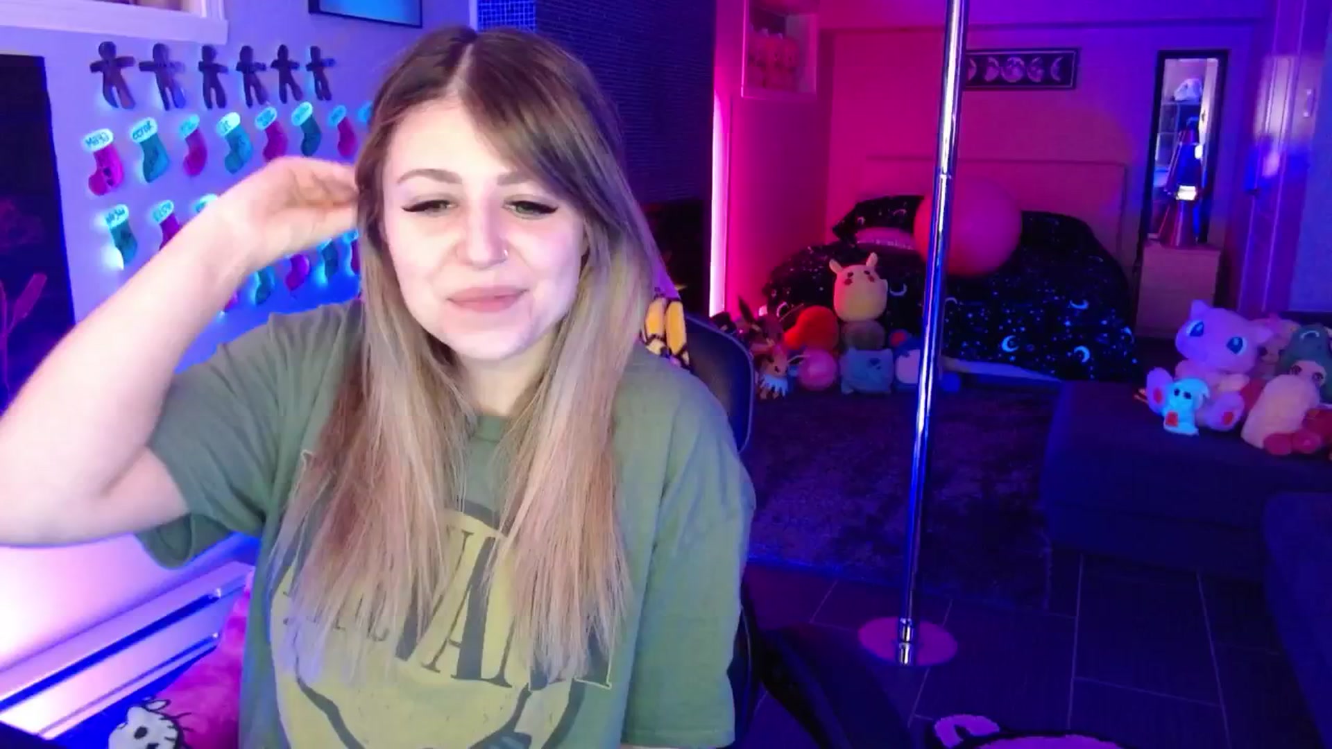 Gallery image thumbnail from Serafina's myfreecams stream on, 12/19/2025, 03:46 image 6 of 20